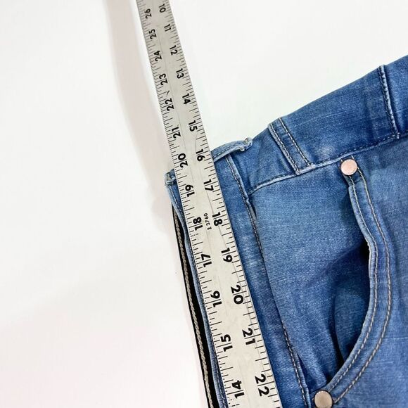 Torrid Bombshell Skinny Jeans Women's 20S Dark Blue Wash Super Soft Denim - Picture 5 of 11